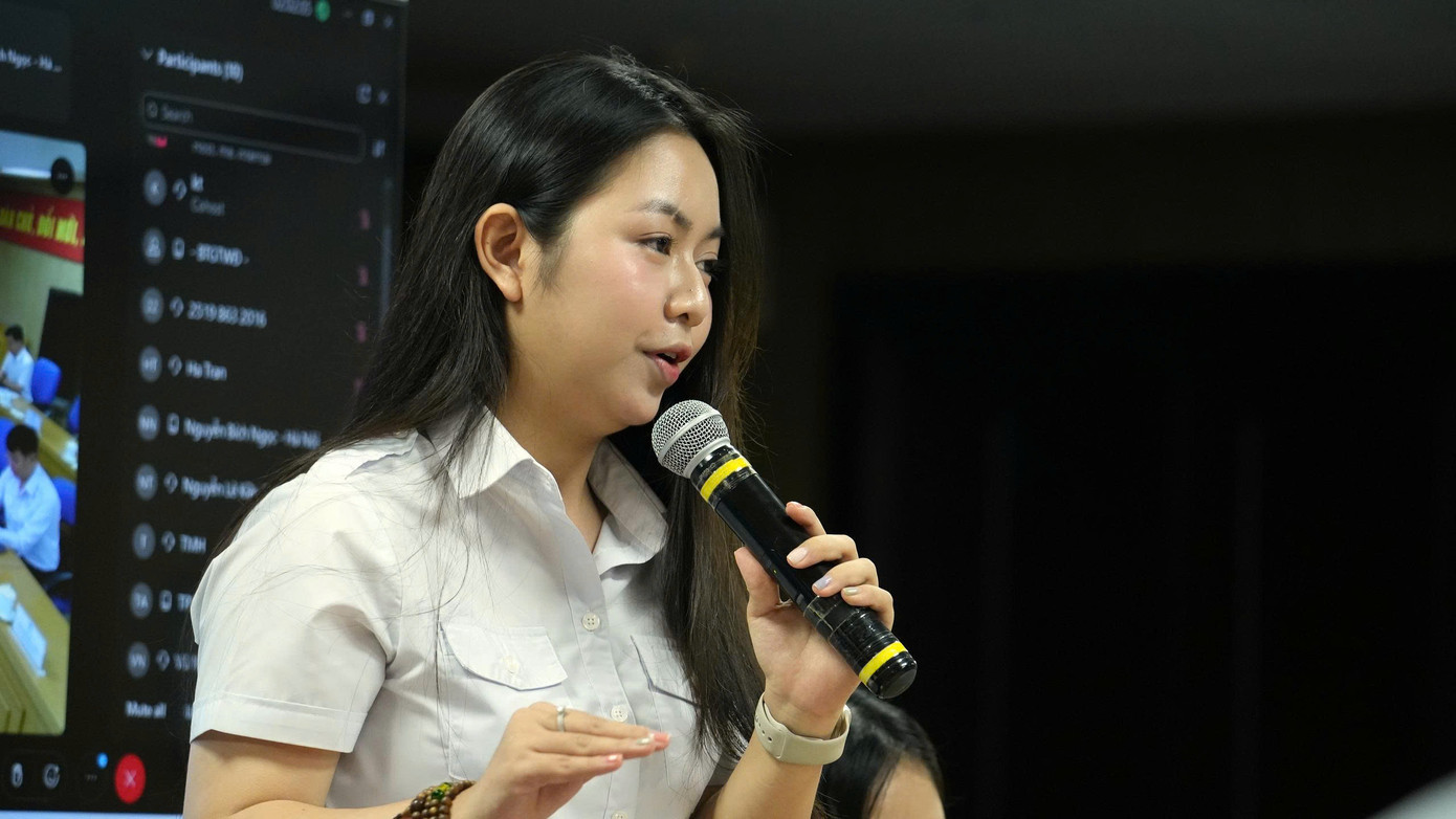 Chị Trần Thị Kiều Anh - Phó Chủ tịch Hội SVVN TPHCM chia sẻ tại hội nghị. Chị Trần Thị Kiều Anh - Phó Chủ tịch Hội SVVN TPHCM chia sẻ tại hội nghị.