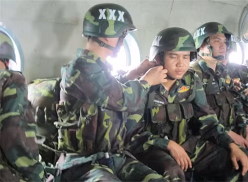 Giúp nhau chỉnh lại trang bị 