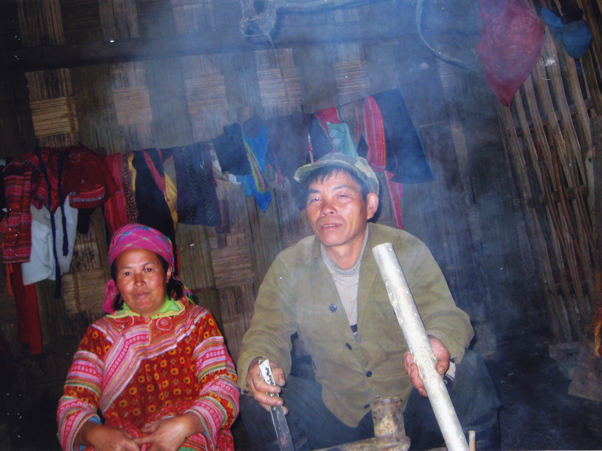 Ống thép của máy bay được chế tạo thành điếu cày để hút thuốc