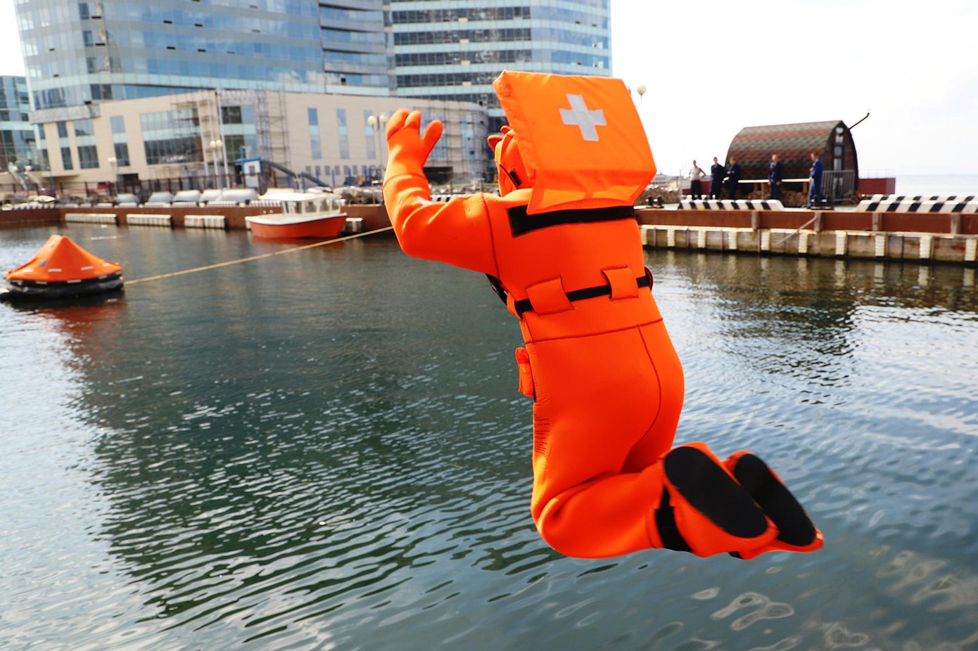 Tuyển thủ Việt Nam thi đấu nội dung cứu nạn cứu hộ. Tuyển thủ Việt Nam thi đấu nội dung cứu nạn cứu hộ.