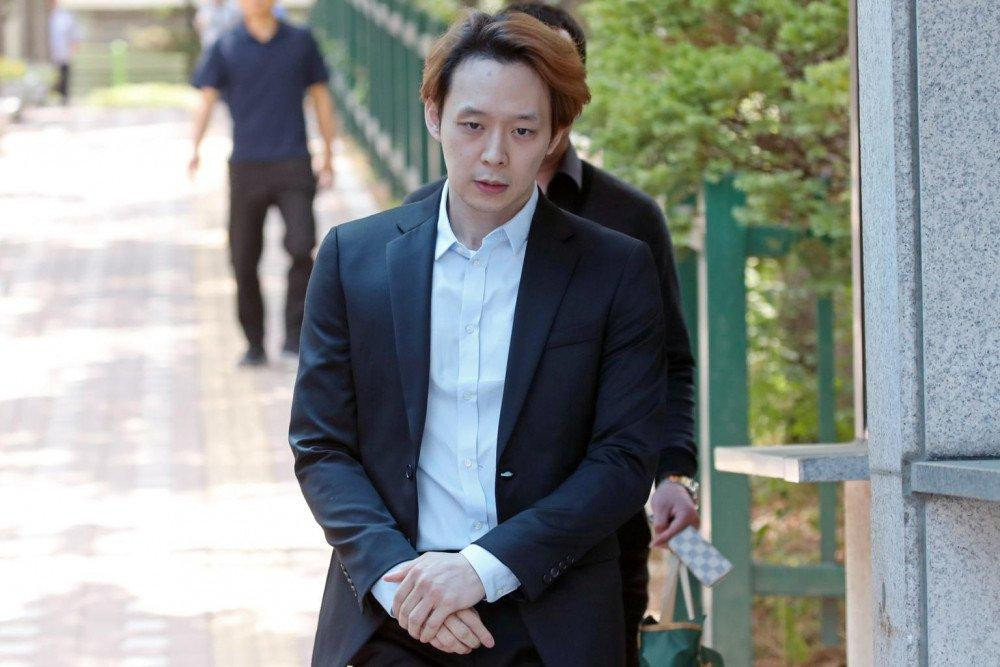 Park Yoochun chưa lên tiếng về cáo buộc dụ dỗ fan “quan hệ tập thể”. Park Yoochun chưa lên tiếng về cáo buộc dụ dỗ fan “quan hệ tập thể”.