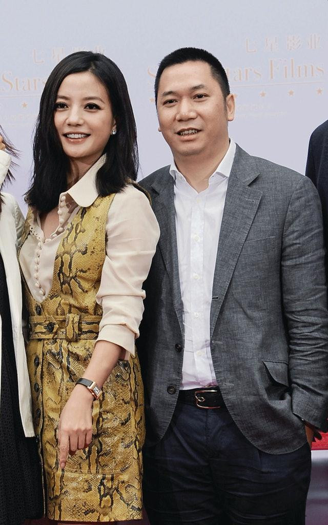 Trước khi kết hôn với Triệu Vy, đại gia Huỳnh hữu Long có con trai riêng với bạn gái cũ. Trước khi kết hôn với Triệu Vy, đại gia Huỳnh hữu Long có con trai riêng với bạn gái cũ.