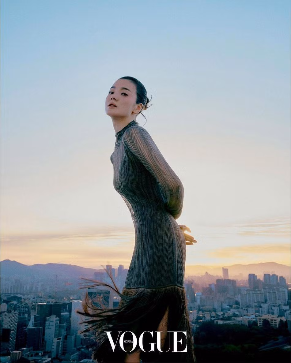 Ly hôn không ảnh hưởng nhiều đến sự nghiệp của Song Hye Kyo, ngược lại tạo động lực để cô ngày càng phát triển và phá cách hơn.