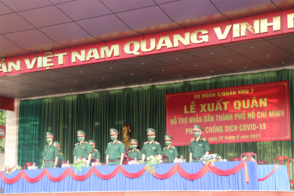Buổi lễ xuất quân hỗ trợ nhân dân TP. HCM phòng chống dịch COVID-19.