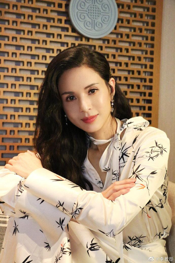 Sau hơn 30 năm, "Tiểu Long Nữ" vẫn xinh đẹp thách thức thời gian. Sau hơn 30 năm, "Tiểu Long Nữ" vẫn xinh đẹp thách thức thời gian.