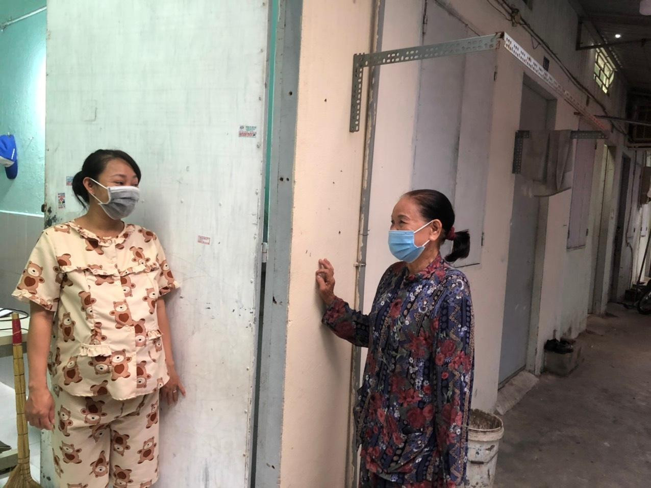 Nhiều chủ nhà trọ tại phường Trung Mỹ Tây, quận 12, TP.HCM đồng loạt giảm giá phòng trọ nhằm chia sẻ khó khăn với người lao động.