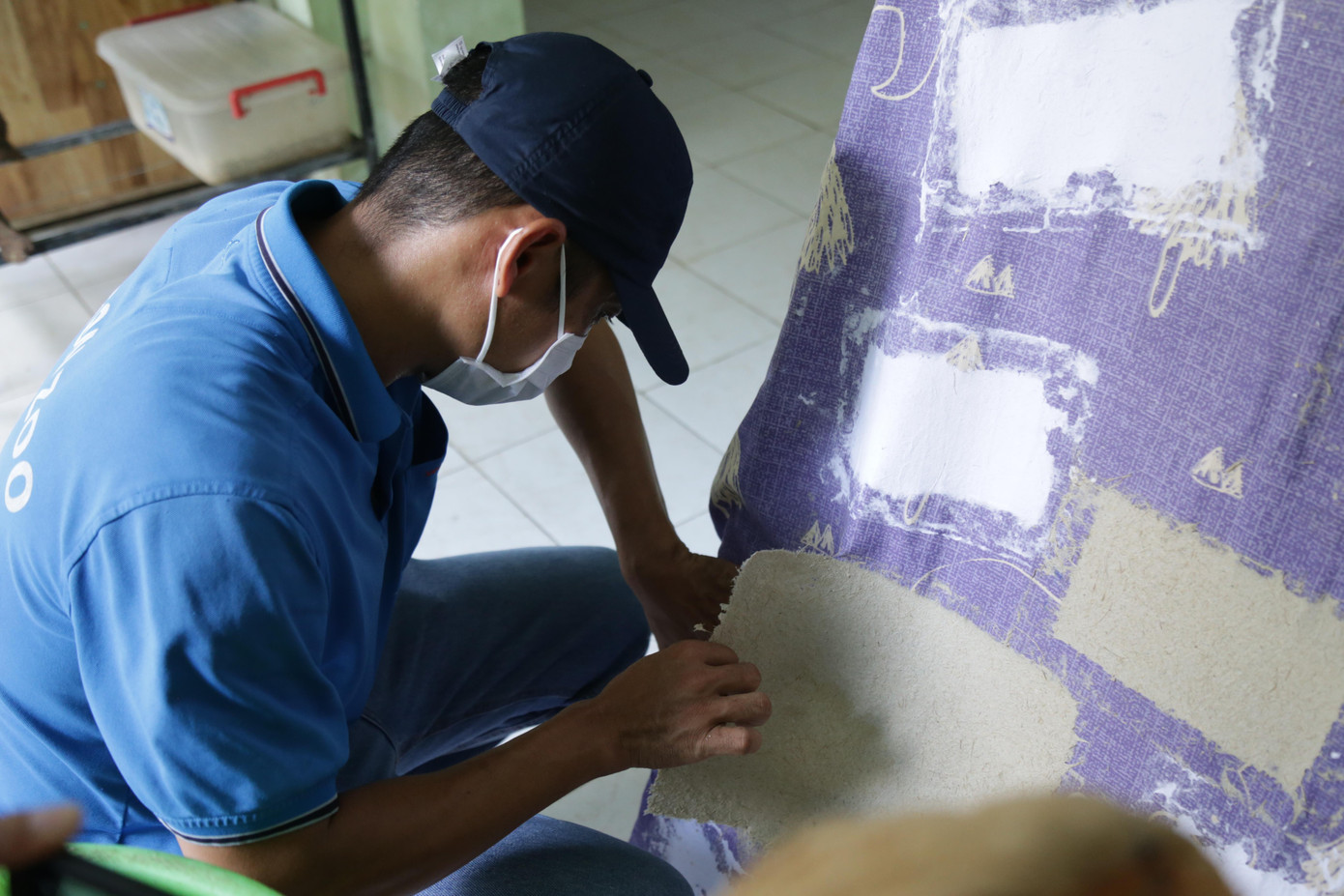 Cũng theo anh Trực, một số nước trên thế giới như Thái Lan, đã làm thành các sản phẩm giấy lưu niệm để bán cho du khách. Tuy nhiên, hiện tại Thảo Cầm Viên không có mục đích sản xuất giấy để cạnh tranh, bán hàng thương mại mà chỉ mong muốn cung cấp giấy cho các đơn vị giáo dục trẻ em, dạy trẻ về kiến thức bảo vệ môi trường, bảo vệ động vật hoang dã cũng như giúp trẻ em biết cách tiết kiệm giấy, bảo vệ môi trường. Cũng theo anh Trực, một số nước trên thế giới như Thái Lan, đã làm thành các sản phẩm giấy lưu niệm để bán cho du khách. Tuy nhiên, hiện tại Thảo Cầm Viên không có mục đích sản xuất giấy để cạnh tranh, bán hàng thương mại mà chỉ mong muốn cung cấp giấy cho các đơn vị giáo dục trẻ em, dạy trẻ về kiến thức bảo vệ môi trường, bảo vệ động vật hoang dã cũng như giúp trẻ em biết cách tiết kiệm giấy, bảo vệ môi trường.