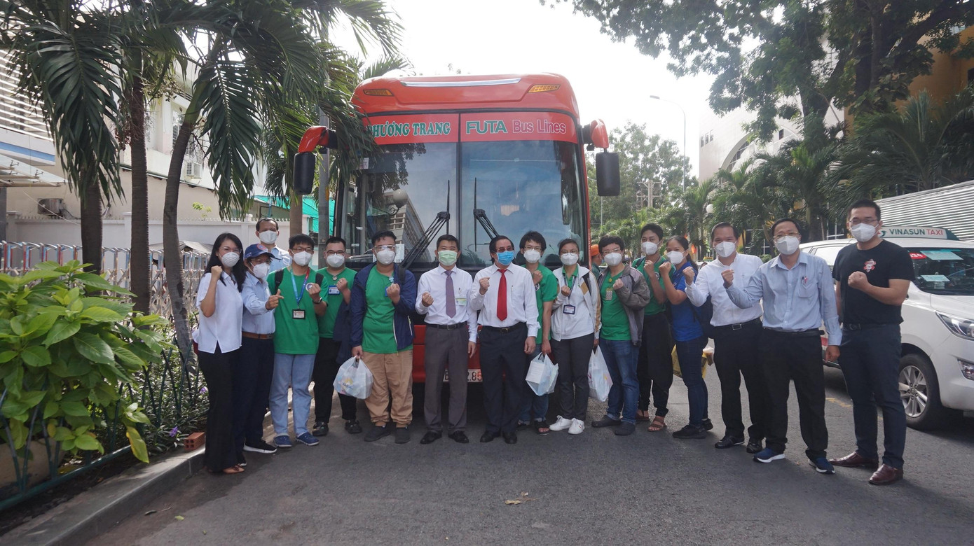 Đội hình sinh viên tình nguyện tham gia phòng, chống dịch đều được tiêm vắc xin COVID-19 trước khi lên đường làm nhiệm vụ.