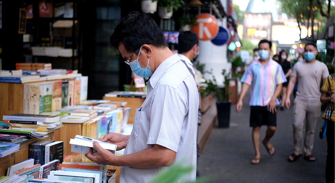 Đây là con đường sách phức hợp đầu tiên của Việt Nam được xây dựng với không gian mở, giúp du khách tự do tham quan và thưởng thức nét văn hóa đọc của người Sài Gòn. Đây là con đường sách phức hợp đầu tiên của Việt Nam được xây dựng với không gian mở, giúp du khách tự do tham quan và thưởng thức nét văn hóa đọc của người Sài Gòn.