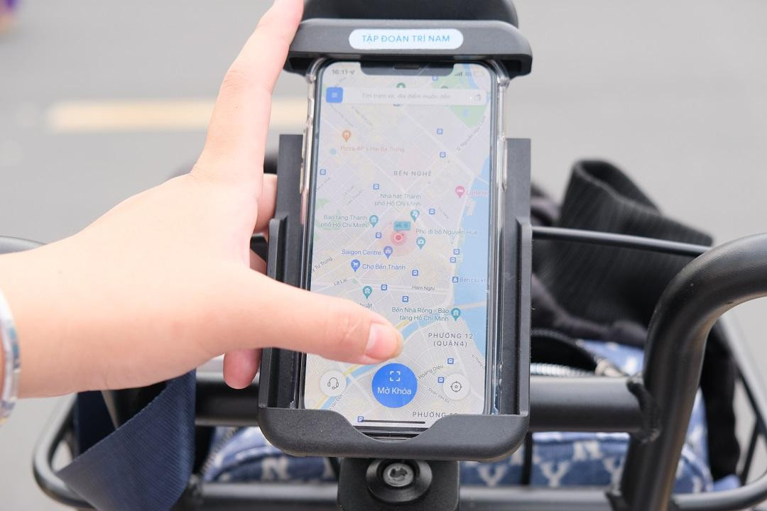 Để sử dụng dịch vụ, người dân chỉ cần tải app miễn phí, cài đặt ứng dụng của đơn vị cung cấp dịch vụ trên điện thoại thông minh.