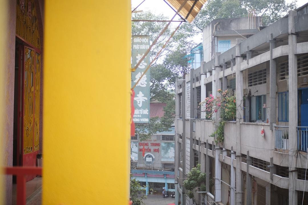 Nhiều người dân thường xuyên đến chùa cầu bình an, đông nhất là vào ngày rằm tháng 7, Tết cổ truyền...