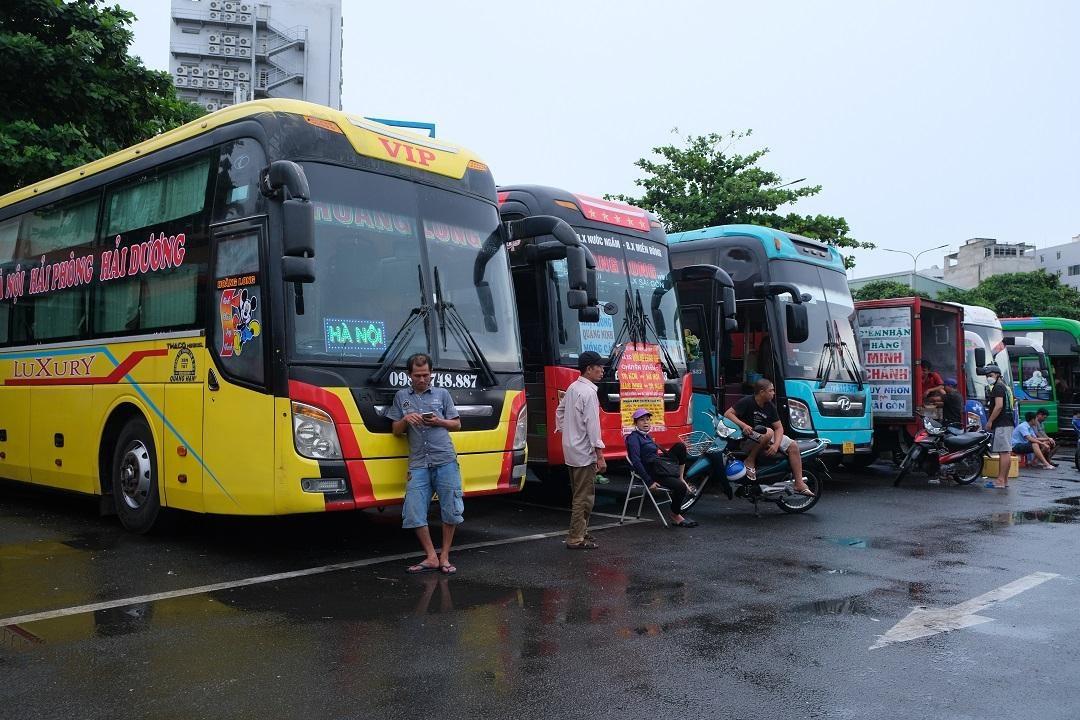 Nhiều nhà xe buồn rầu vì lượng hành khách chưa phục hồi sau dịch. Nhiều nhà xe buồn rầu vì lượng hành khách chưa phục hồi sau dịch.