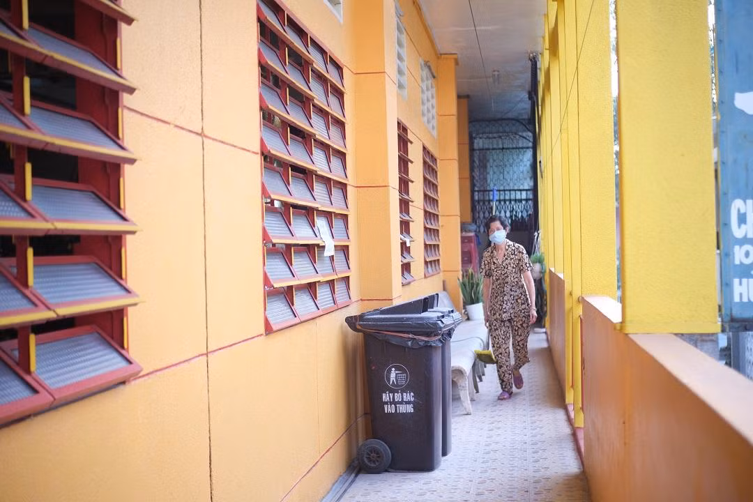 Nhiều phật tử ở gần chùa thường đến lao động công quả, giữ cho chùa luôn sạch sẽ và yên tĩnh.