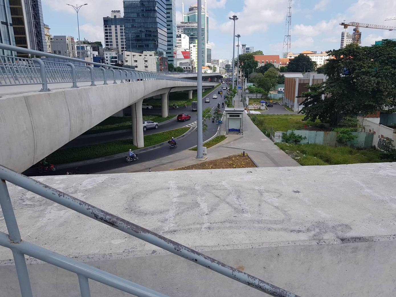 Hình ảnh cầu Thủ Thiêm 2 sau khi xóa những nét vẽ bẩn nhằng nhịt ảnh 8