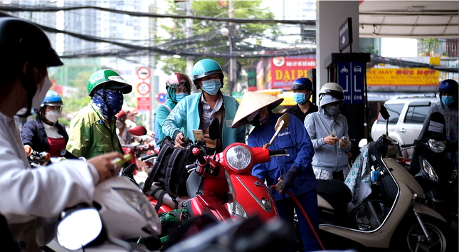 Do rơi vào kỳ nghỉ lễ Quốc khánh kéo dài 4 ngày nên thời điểm điều chỉnh giá xăng dầu dự kiến lùi sang ngày 5/9.