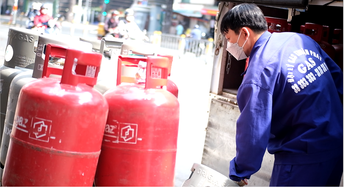 Giá gas tăng mạnh, vượt 500.000 đồng/bình 12kg.