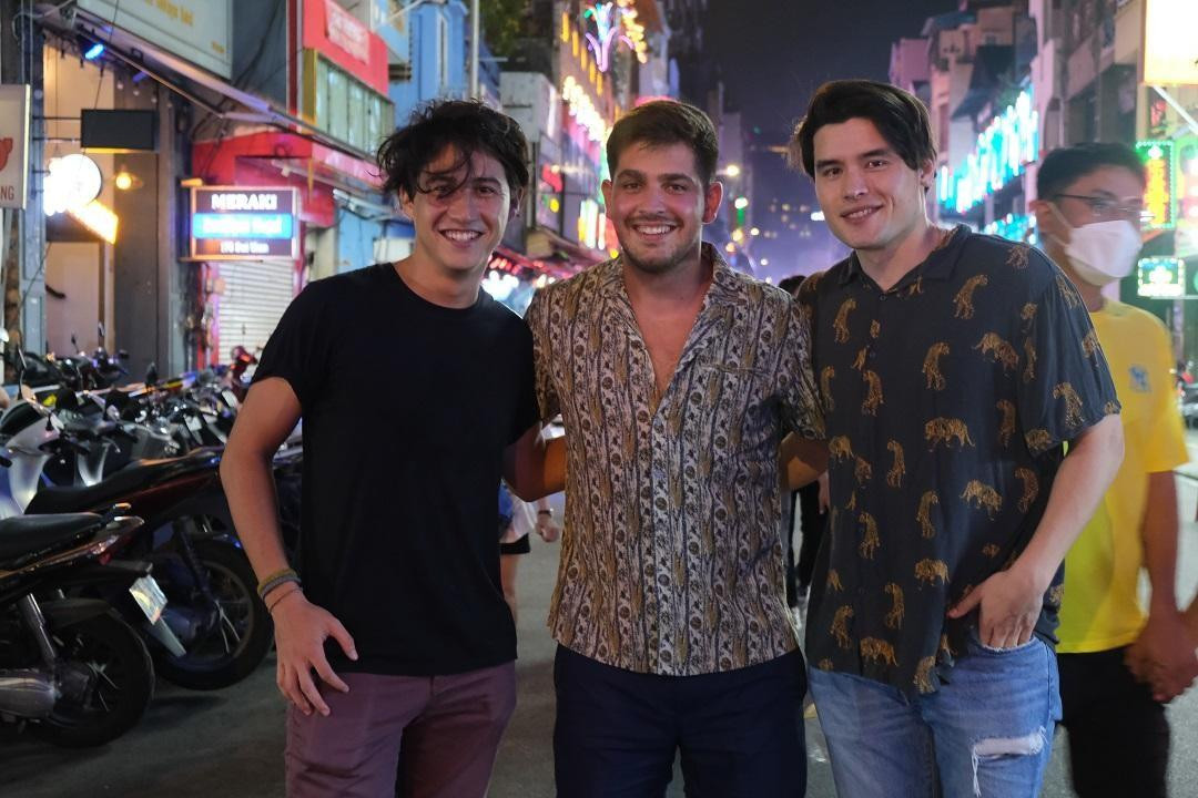 Khách quốc tế đang trở lại ngày một đông trên con phố này.