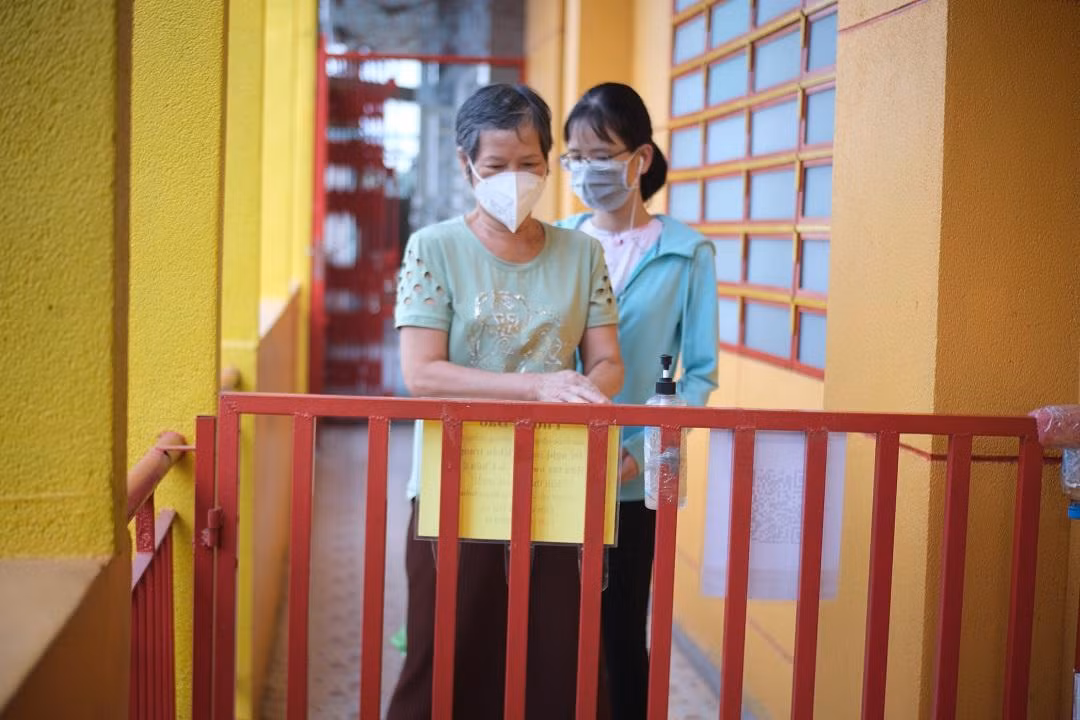 Khác với mọi năm, người đến chùa phải tuân thủ quy định phòng dịch COVID-19.