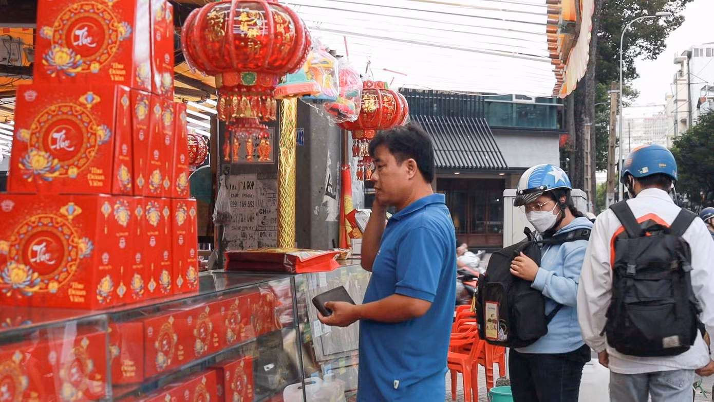 Sản phẩm bánh Trung thu đa dạng, người tiêu dùng có nhiều sự lựa chọn. Ảnh: Hoàng Trang.