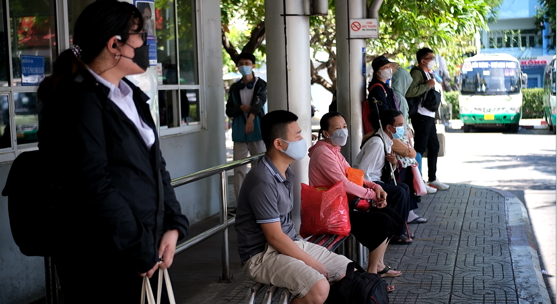 Việc nhiên liệu tăng "phi mã" đã tác động thói quen sử dụng các phương tiện giao thông của người dân, đặc biệt là người lao động có thu nhập thấp, sinh viên,... Việc nhiên liệu tăng "phi mã" đã tác động thói quen sử dụng các phương tiện giao thông của người dân, đặc biệt là người lao động có thu nhập thấp, sinh viên,...