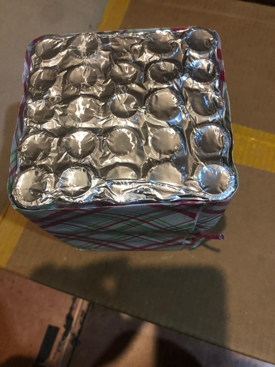 Sản phẩm pháo hoa giàn phun viên có giá 308.000 đồng/ 01 giàn. Sản phẩm pháo hoa giàn phun viên có giá 308.000 đồng/ 01 giàn.