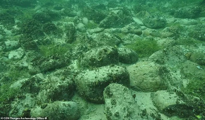 Bí ẩn đáy hồ Constance: “Thủy cung” ma quái xây bởi… người đồ đá? ảnh 3