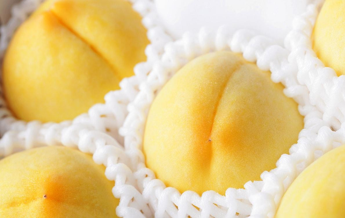 Đào Nhật Bản vàng ươm bên ngoài, vàng óng bên trong (Ảnh: Fresh4All)