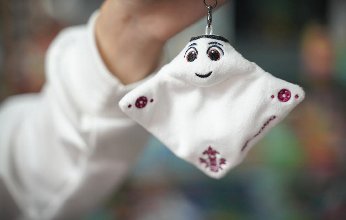 Móc chìa khoá hình La'eeb - linh vật World Cup 2022 (Ảnh: Infonet). Móc chìa khoá hình La'eeb - linh vật World Cup 2022 (Ảnh: Infonet).