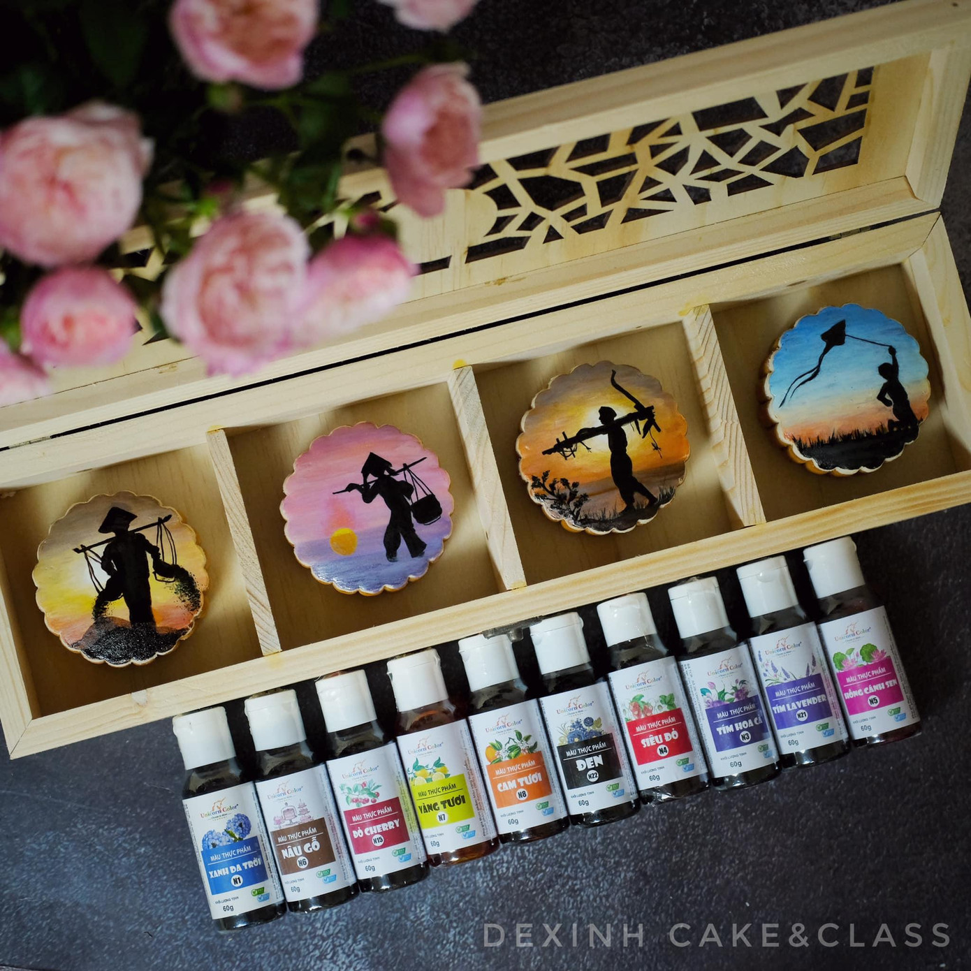 Thùy Dương phải luyện tập rất lâu để có thể cho ra những mẫu bánh xinh xắn. Ảnh: Dexinh Cake&amp;Class.