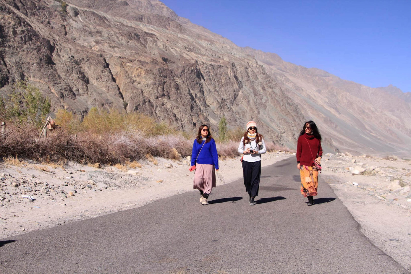 Chị Hồng Anh rất mê du lịch, từng đi nhiều nơi, khám phá nhiều vùng đất để mở mang kiến thức, trải nghiệm Chị Hồng Anh rất mê du lịch, từng đi nhiều nơi, khám phá nhiều vùng đất để mở mang kiến thức, trải nghiệm