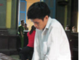 Chỉ vì ham muốn tức thời mà Thanh đánh mất con đường học hành vào tù 8 năm. Chỉ vì ham muốn tức thời mà Thanh đánh mất con đường học hành vào tù 8 năm