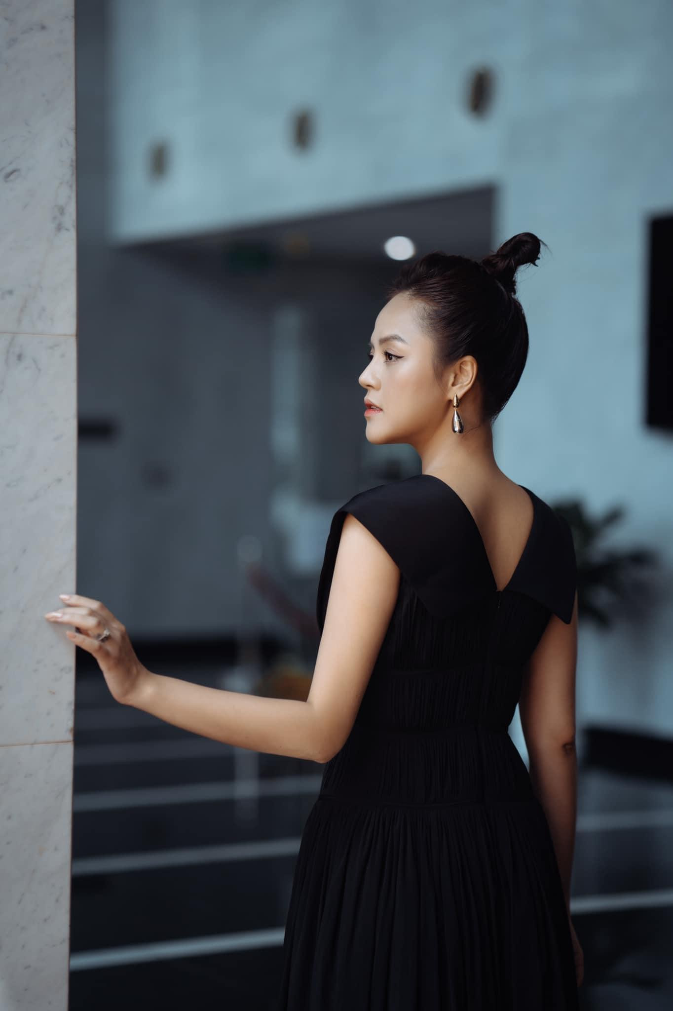 Thu Quỳnh bận rộn với nhiều công việc khác nhau từ sân khấu tới truyền hình.