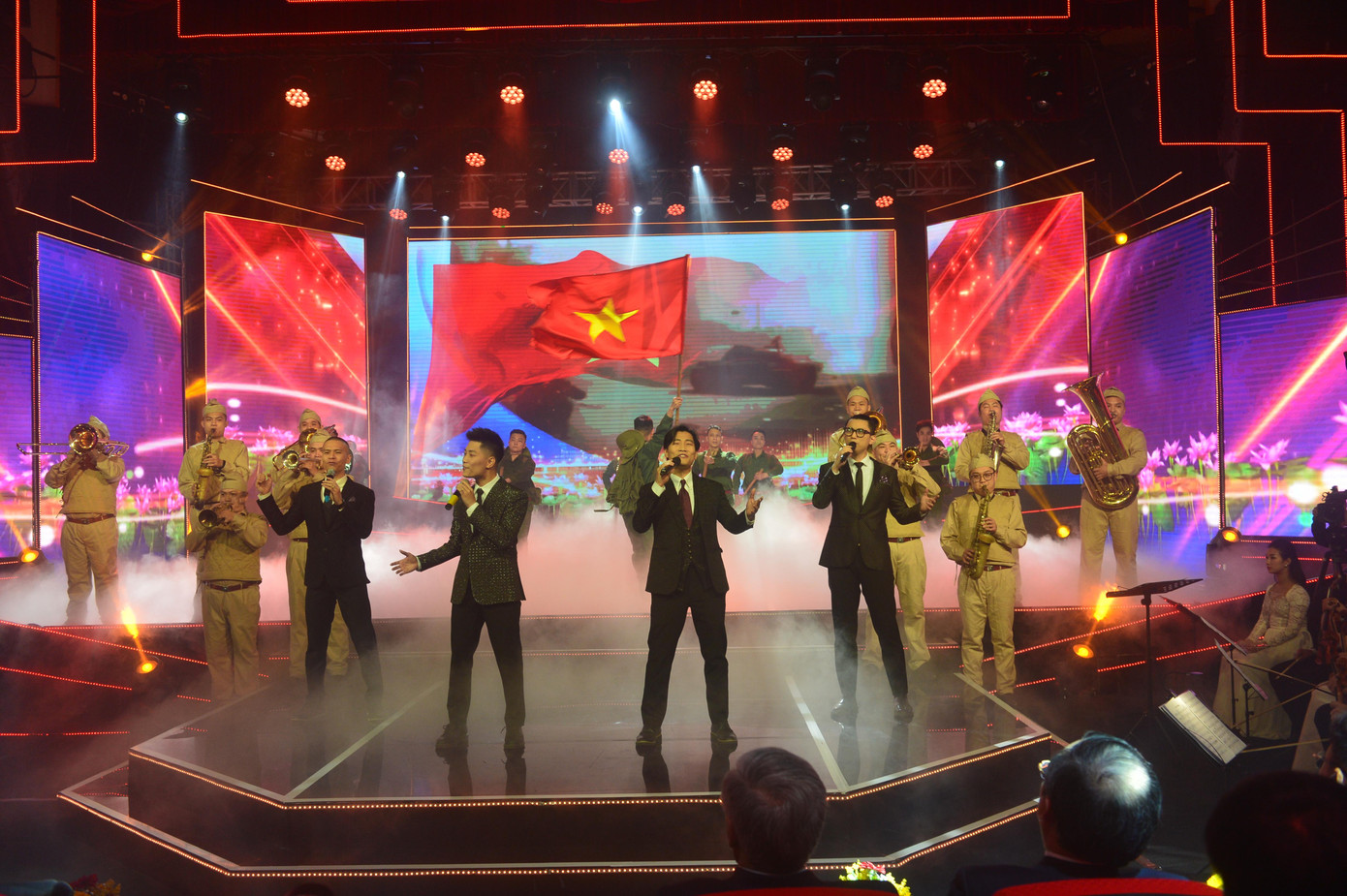 Thiết kế sân khấu mới mẻ tại Nhà hát VOV. Thiết kế sân khấu mới mẻ tại Nhà hát VOV.