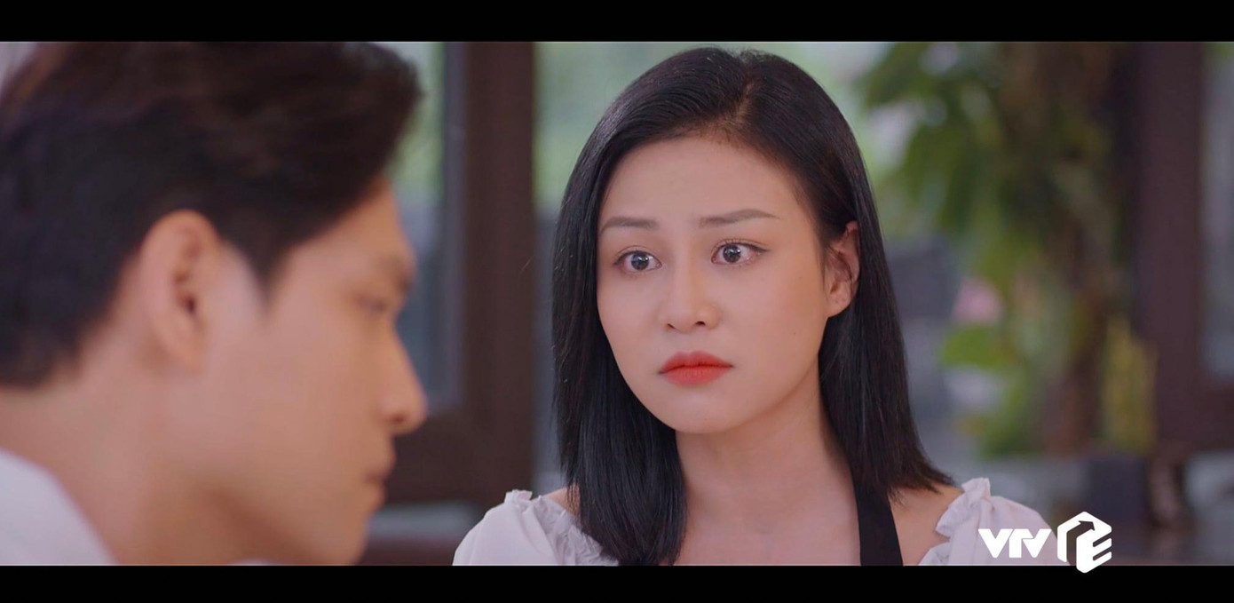 Anh Đào và Tô Dũng trong "Lối về miền hoa". Anh Đào và Tô Dũng trong "Lối về miền hoa".