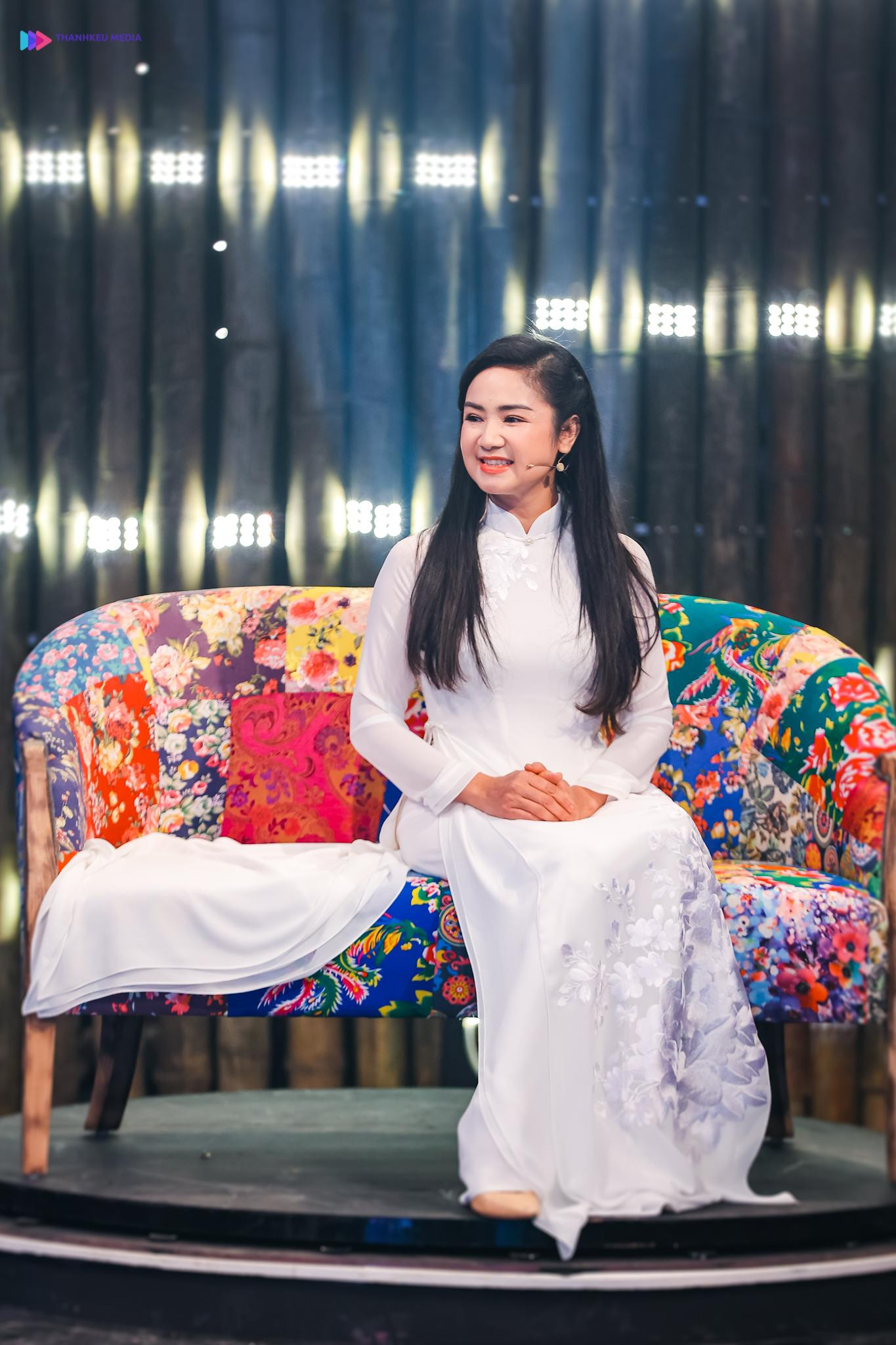 NSND Thu Hà xuất hiện trên "Chiếc ghế hồi đáp".