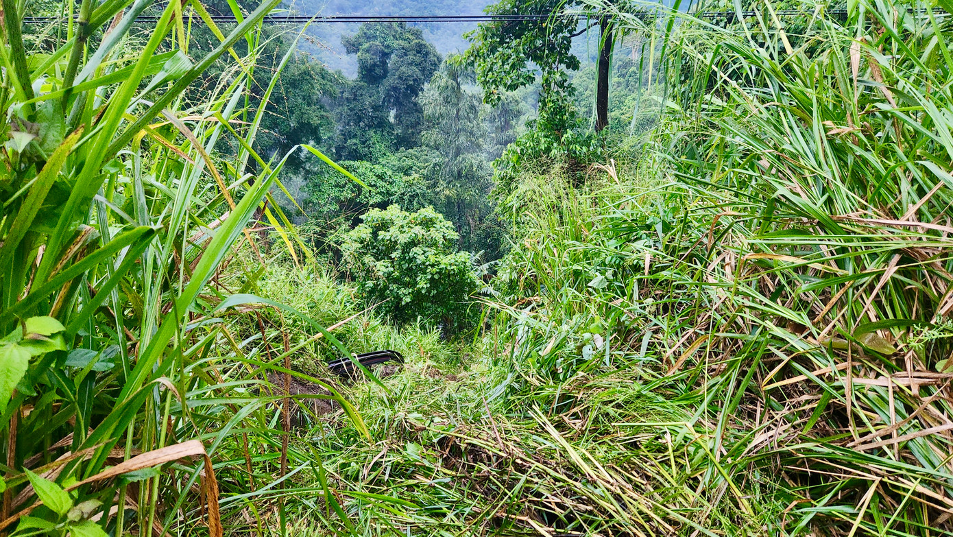 Vị trí xảy ra tai nạn đường thẳng xuống dốc, thông thoáng, êm thuận Vị trí xảy ra tai nạn đường thẳng xuống dốc, thông thoáng, êm thuận