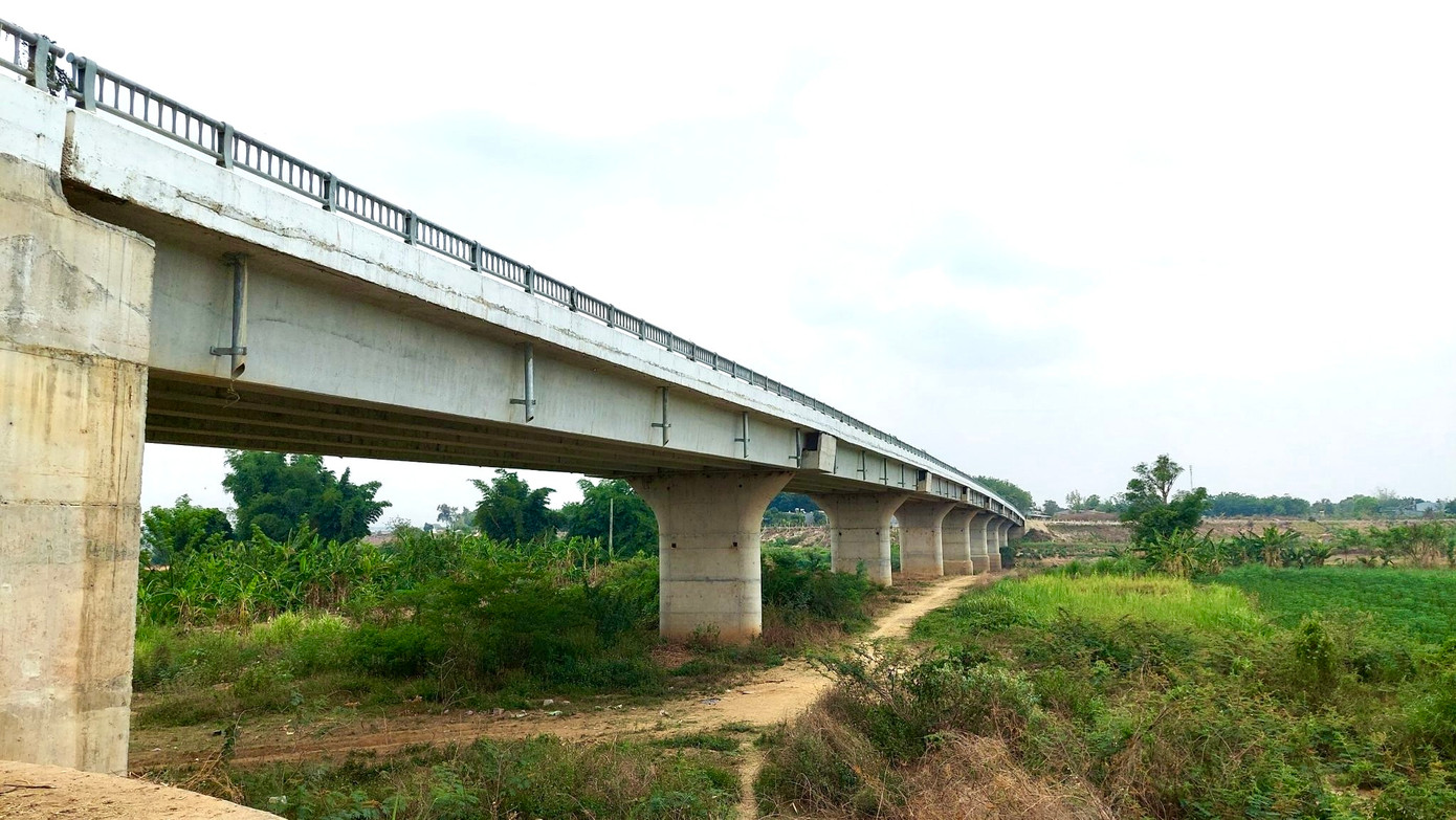 Tổng vốn đầu tư cầu số 3 hơn 121 tỷ đồng. Tổng vốn đầu tư cầu số 3 hơn 121 tỷ đồng.