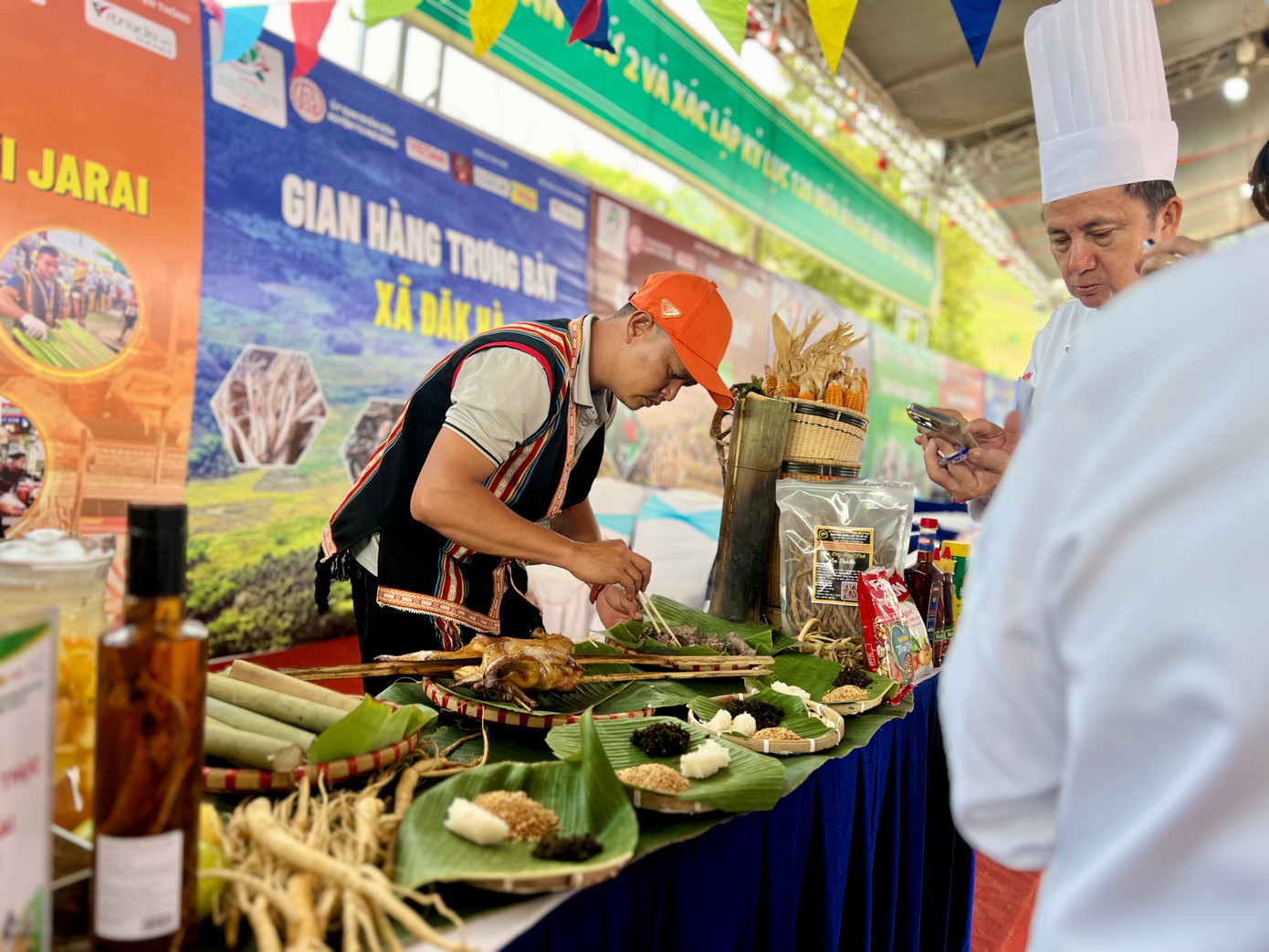 Ngày 26/4, tại làng tái định cư Tu Thó, xã Tê Xăng (huyện Tu Mơ Rông, Kon Tum) diễn ra Hội thi ẩm thực dược liệu lần thứ 2