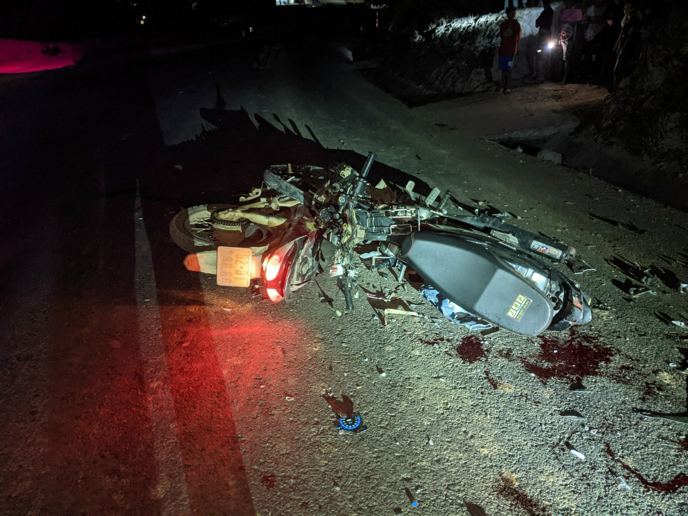 Hiện trường vụ tai nạn nghiêm trọng khiến 2 ngưởi tử vong