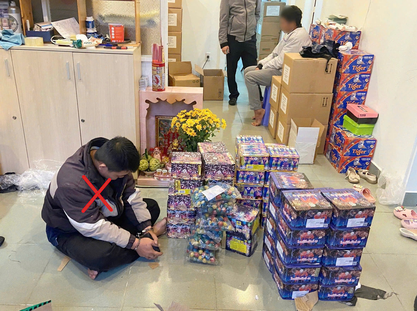 Đối tượng Nguyễn Quốc Phong cùng tang vật