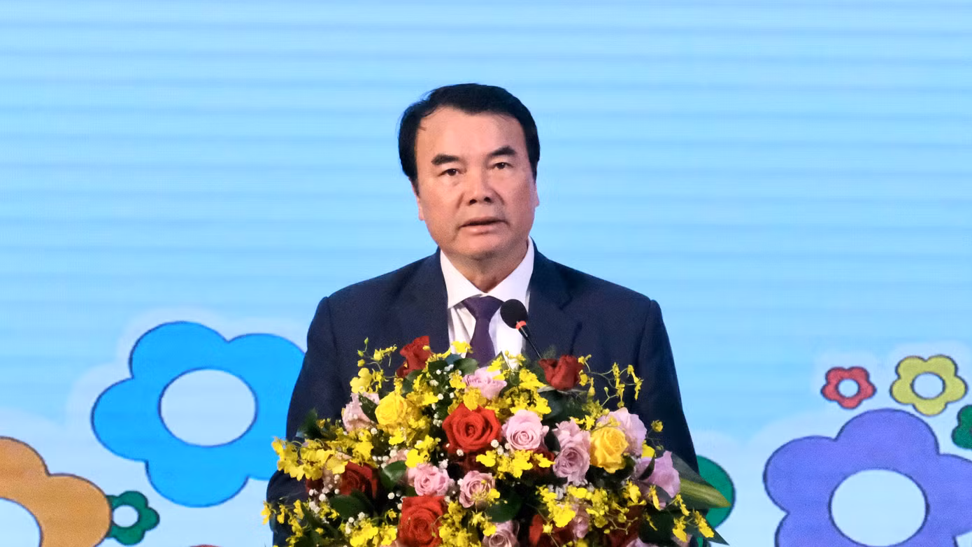 Ông Phạm S - Phó Chủ tịch UBND tỉnh Lâm Đồng phát biểu tại hội nghị.