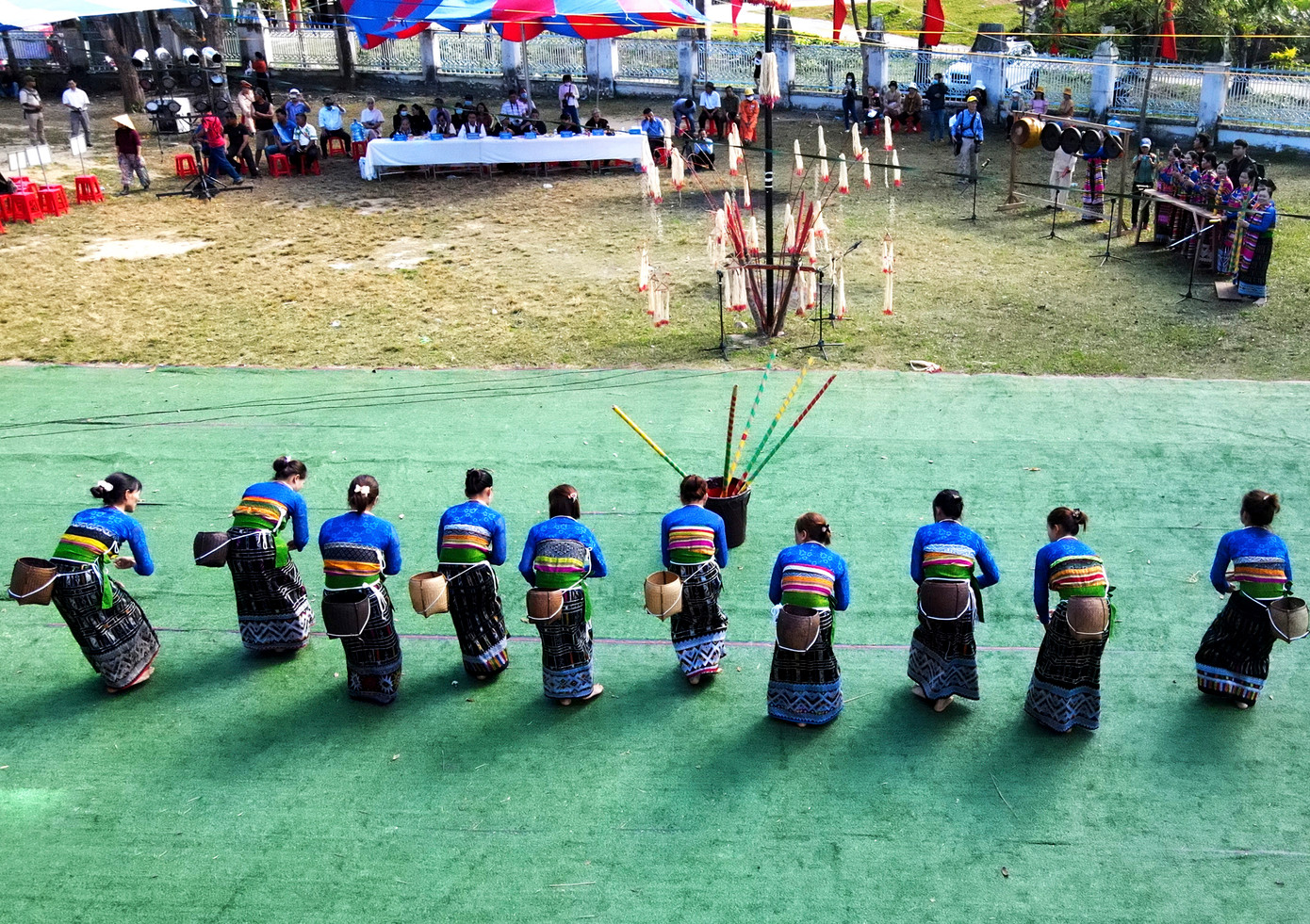 Các điệu xòe xuất phát từ công việc lao động thường ngày, mò cua, bắt cá...