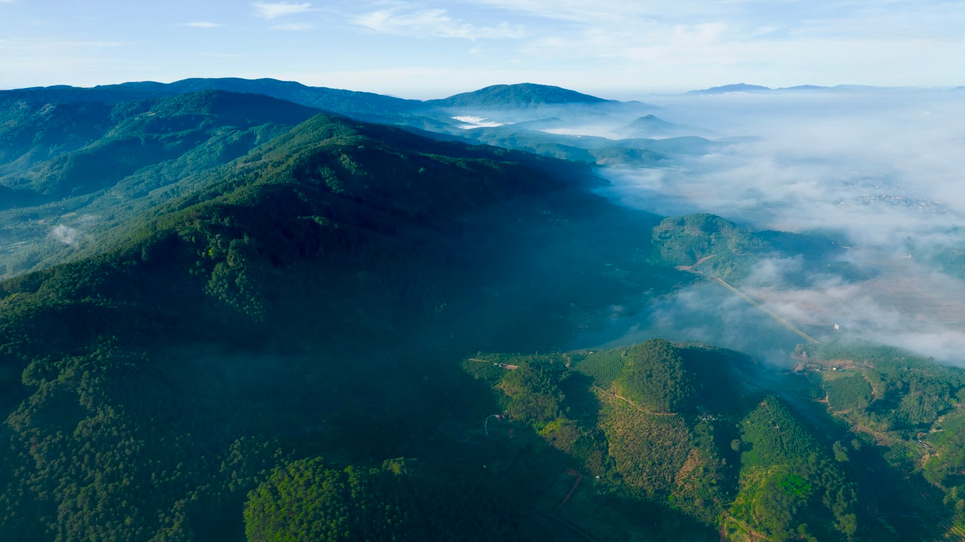 Cung đường thi đấu của Prenn Trail Summit 2024 trải dài qua các huyện của tỉnh Lâm Đồng như Di Linh, Đức Trọng, Đơn Dương và TP Đà Lạt - nơi sở hữu cảnh quan thiên nhiên tuyệt đẹp và đa dạng.