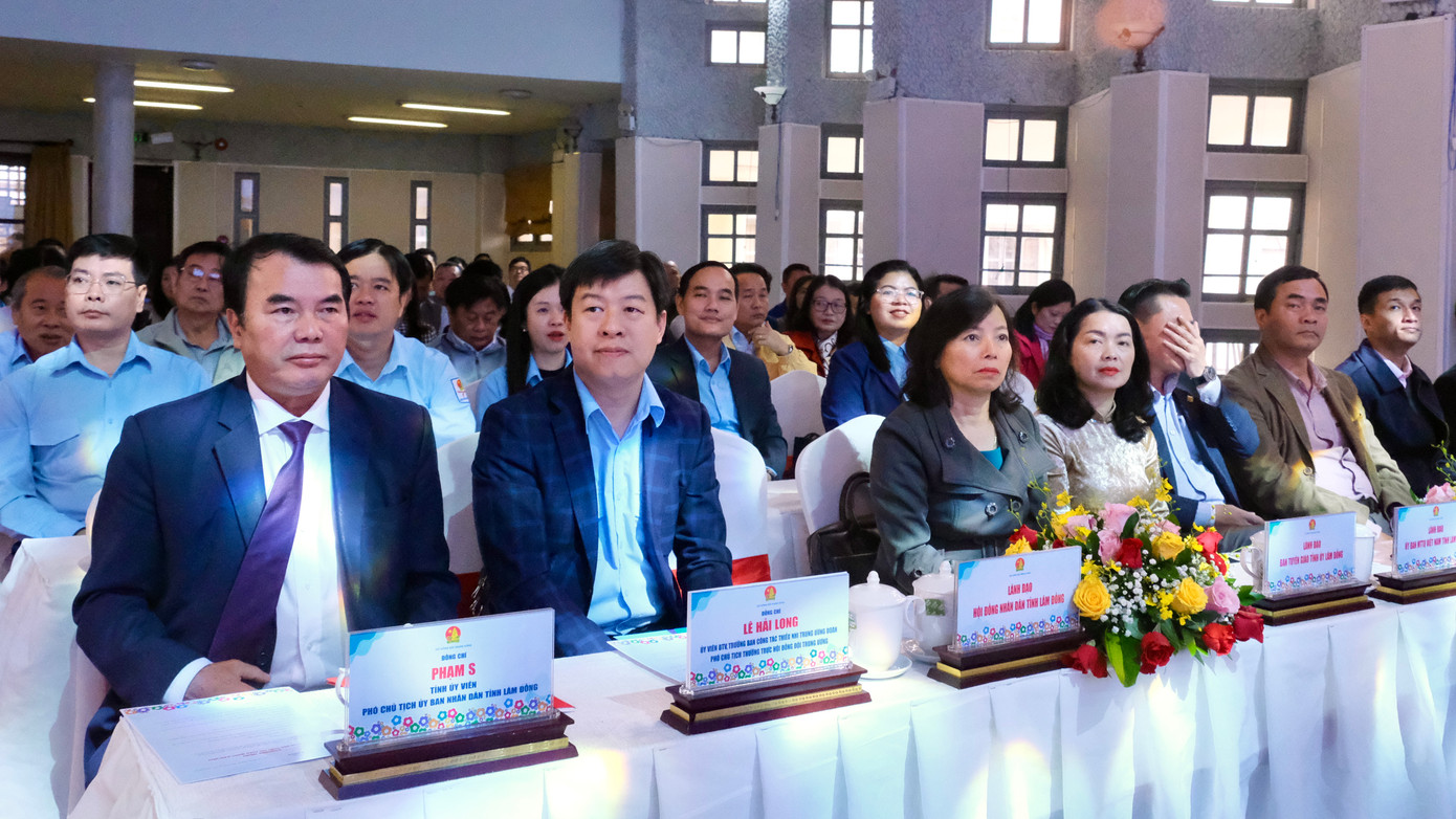 Đại biểu tham dự Hội nghị Nhà Thiếu nhi toàn quốc năm 2024. Đại biểu tham dự Hội nghị Nhà Thiếu nhi toàn quốc năm 2024.