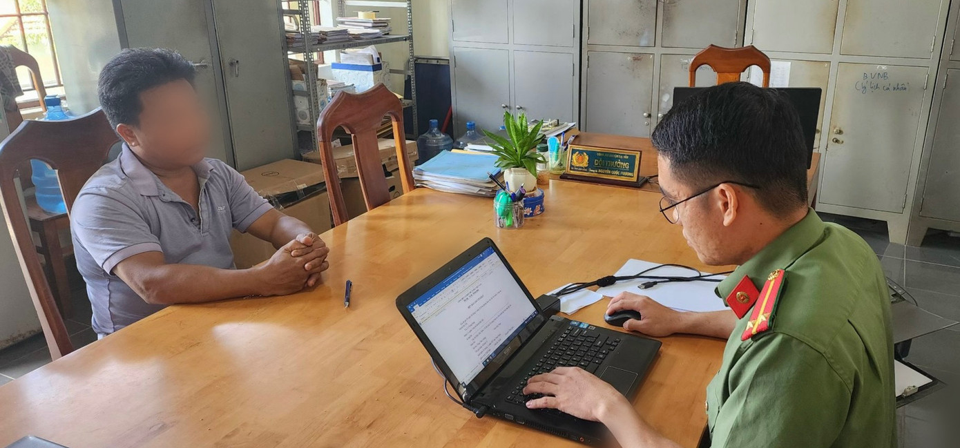 Ông V. tại cơ quan công an huyện Đạ Tẻh