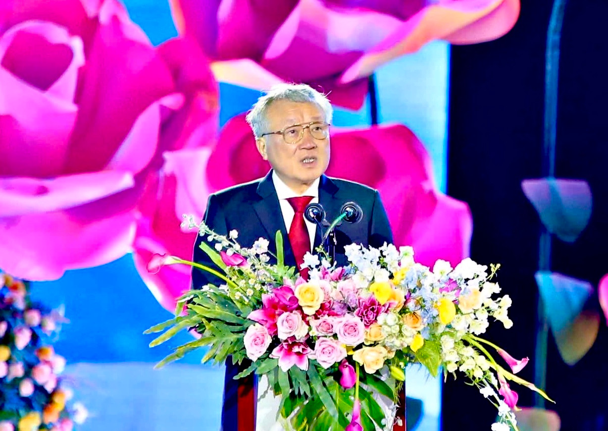 Phó Thủ tướng Nguyễn Hòa Bình phát biểu tại lễ khai mạc Festival hoa Đà Lạt.