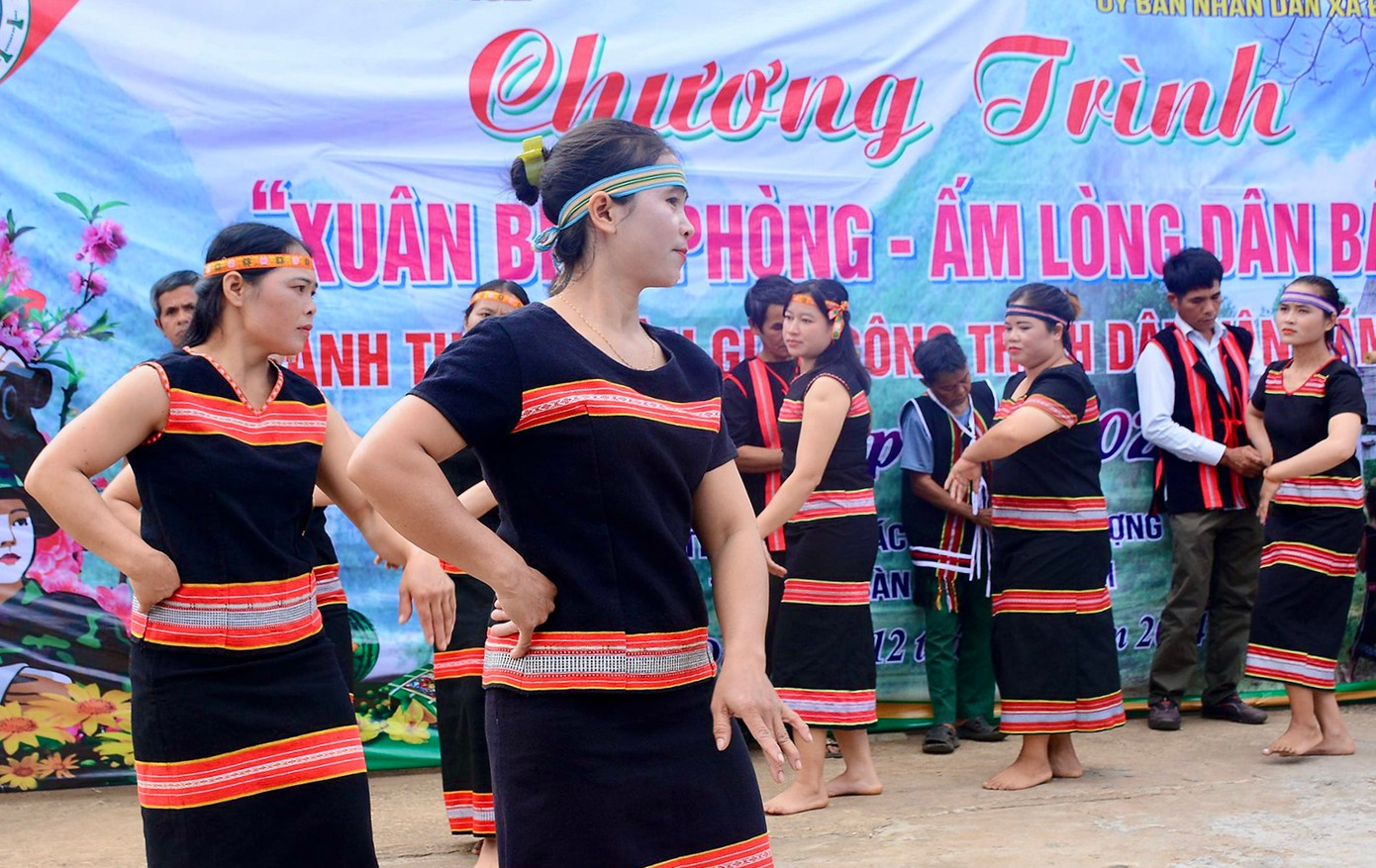 Nhiều hoạt động sôi nổi diễn ra xuyên suốt từ chiều đến tối 12/1.