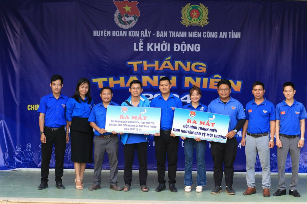 Ra mắt 2 đội hình Thanh niên tình nguyện trên địa bàn huyện Kon Rẫy. Ra mắt 2 đội hình Thanh niên tình nguyện trên địa bàn huyện Kon Rẫy.
