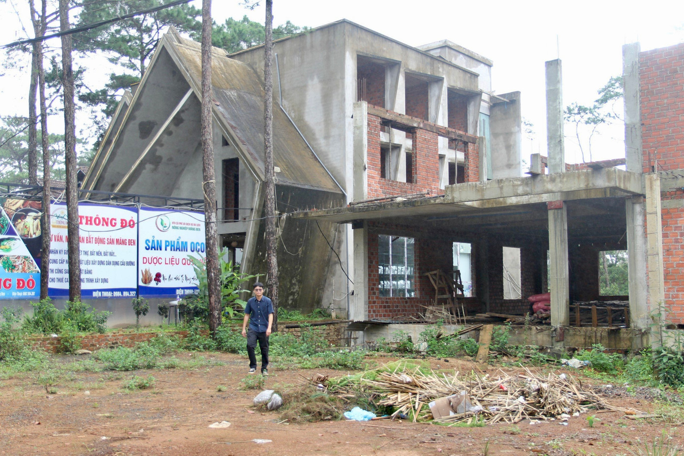 Theo tìm hiểu, có tới 26/39 trường hợp chưa có quyết định giao đất, chưa được cấp giấy chứng nhận quyền sử dụng đất nhưng đã xây dựng công trình trên đất.