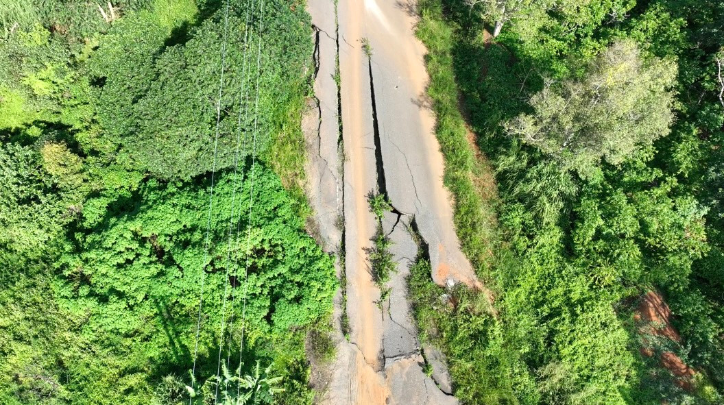 Tuyến đường tránh phía Nam thành phố Bảo Lộc (Lâm Đồng) có chiều dài 15,6km với điểm đầu tại xã Lộc Châu, điểm cuối ở xã Lộc Nga. Dự án khởi công từ tháng 8/2017, dự kiến hoàn thành trong năm 2019 với tổng mức đầu tư 800 tỷ đồng.